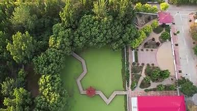 无人机航拍乡村公园绿化视频的预览图